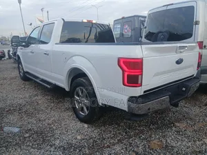 Ford F-150 Lariat 4x4 SuperCab Styleside 6.5 ft. box 145 in. WB 2019