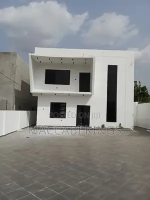 5bdrm House in Maccabi Real Estate, Kumasi Metropolitan for sale