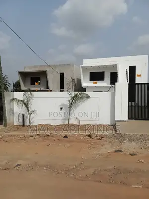 5bdrm House in Maccabi Real Estate, Kumasi Metropolitan for sale
