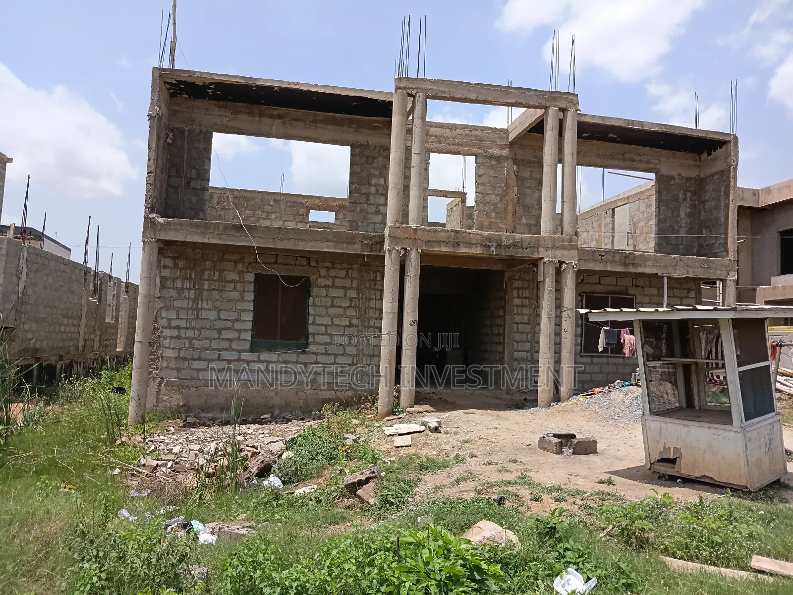 Splendid 6bedroom Uncompleted Mansion- Adenta