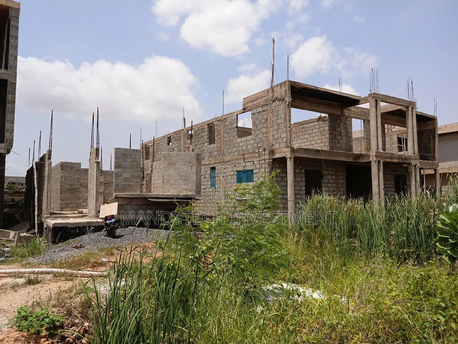 Splendid 6bedroom Uncompleted Mansion- Adenta