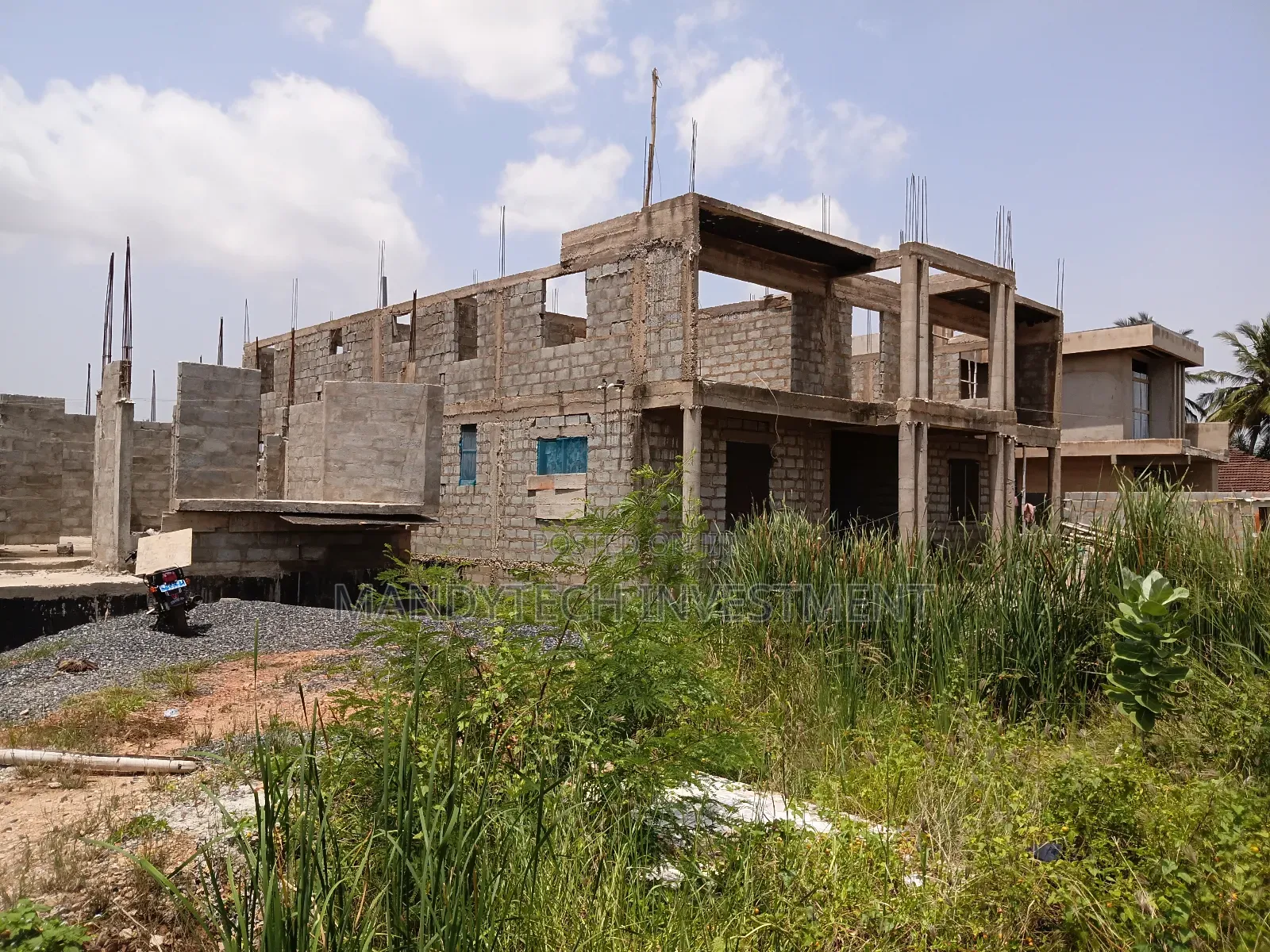 Splendid 6bedroom Uncompleted Mansion- Adenta
