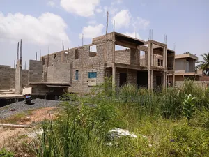 Splendid 6bedroom Uncompleted Mansion- Adenta