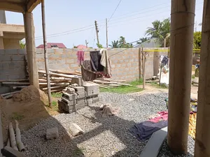 Splendid 6bedroom Uncompleted Mansion- Adenta