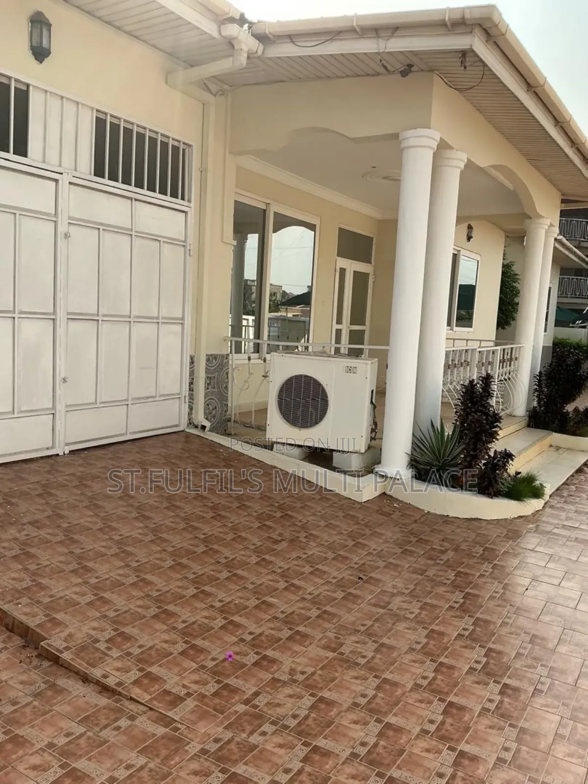 6bdrm House in Botwe Near Little for rent