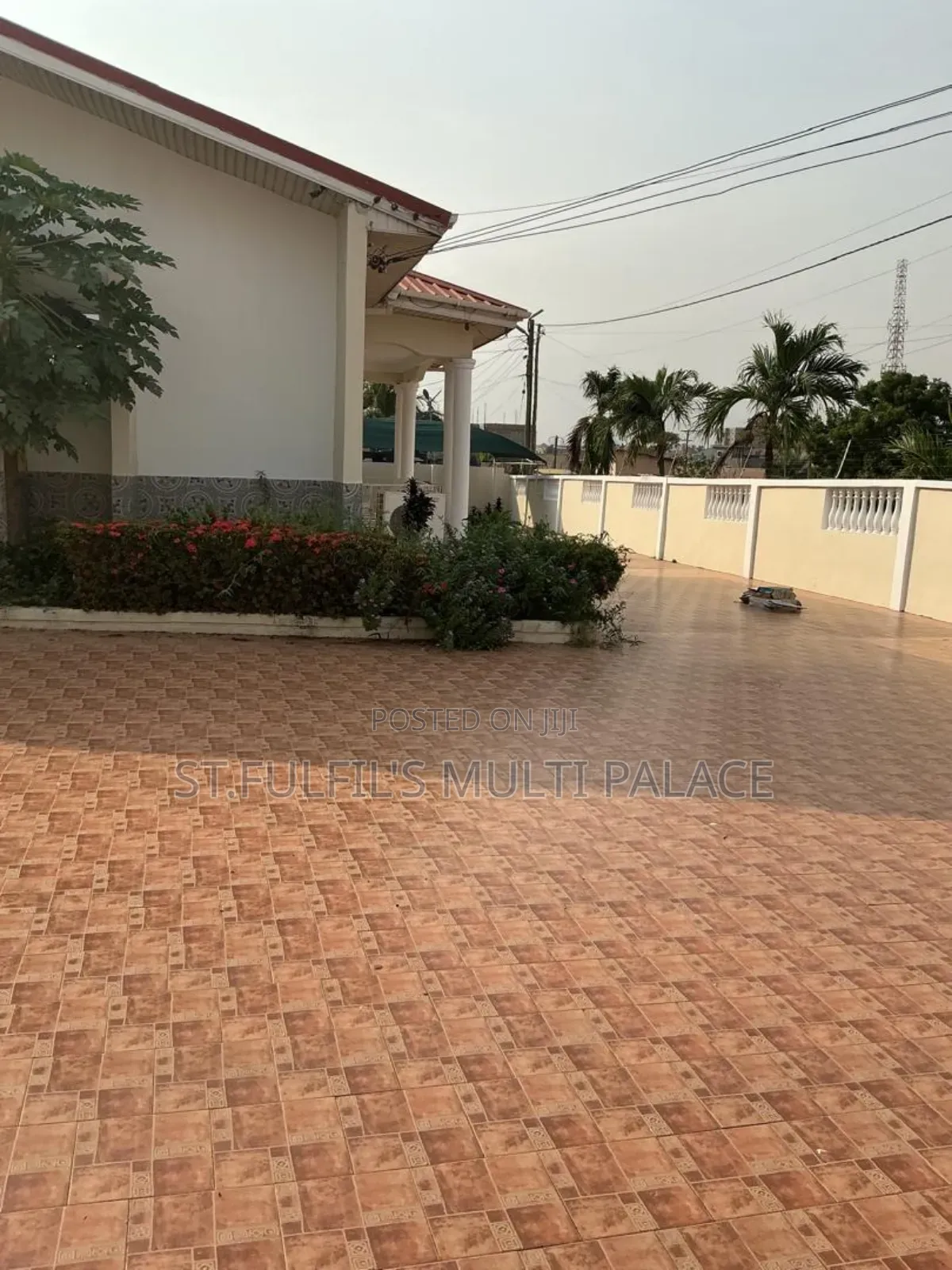 6bdrm House in Botwe Near Little for rent