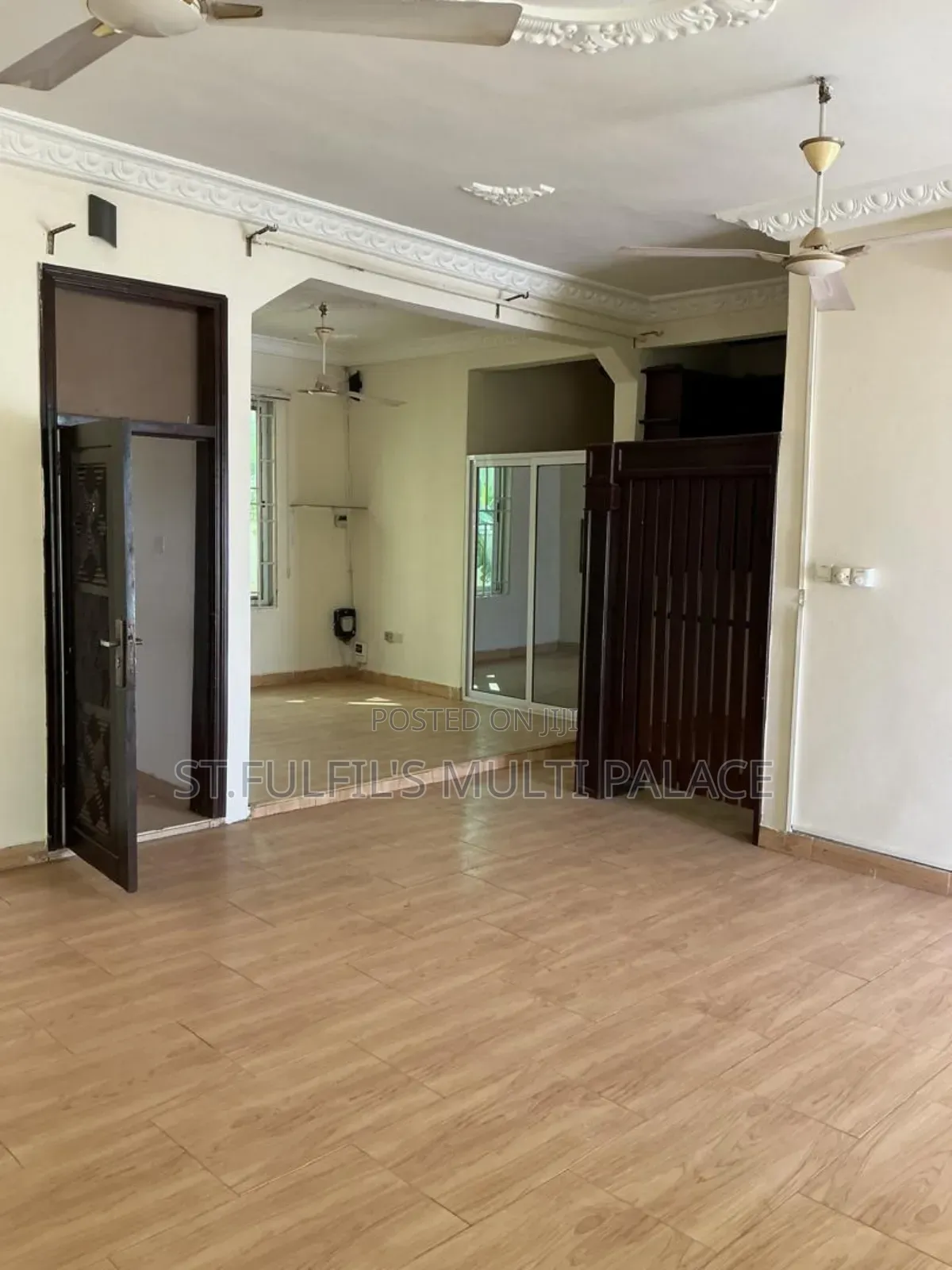 6bdrm House in Botwe Near Little for rent