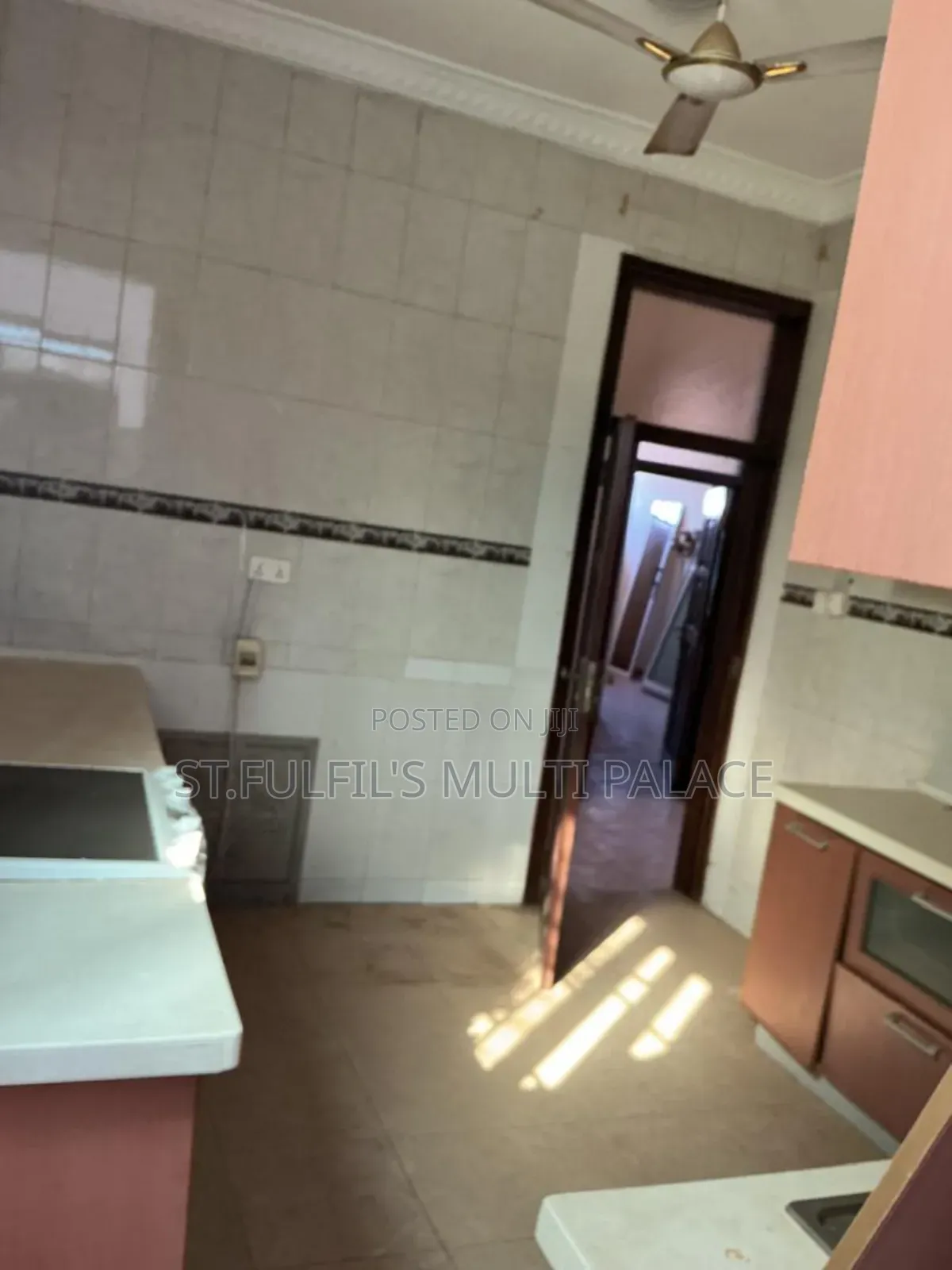 6bdrm House in Botwe Near Little for rent