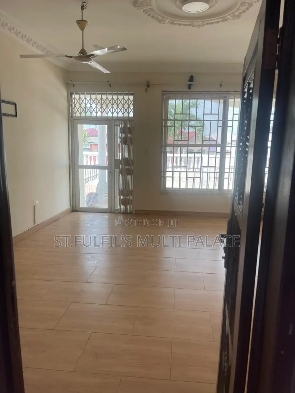 6bdrm House in Botwe Near Little for rent