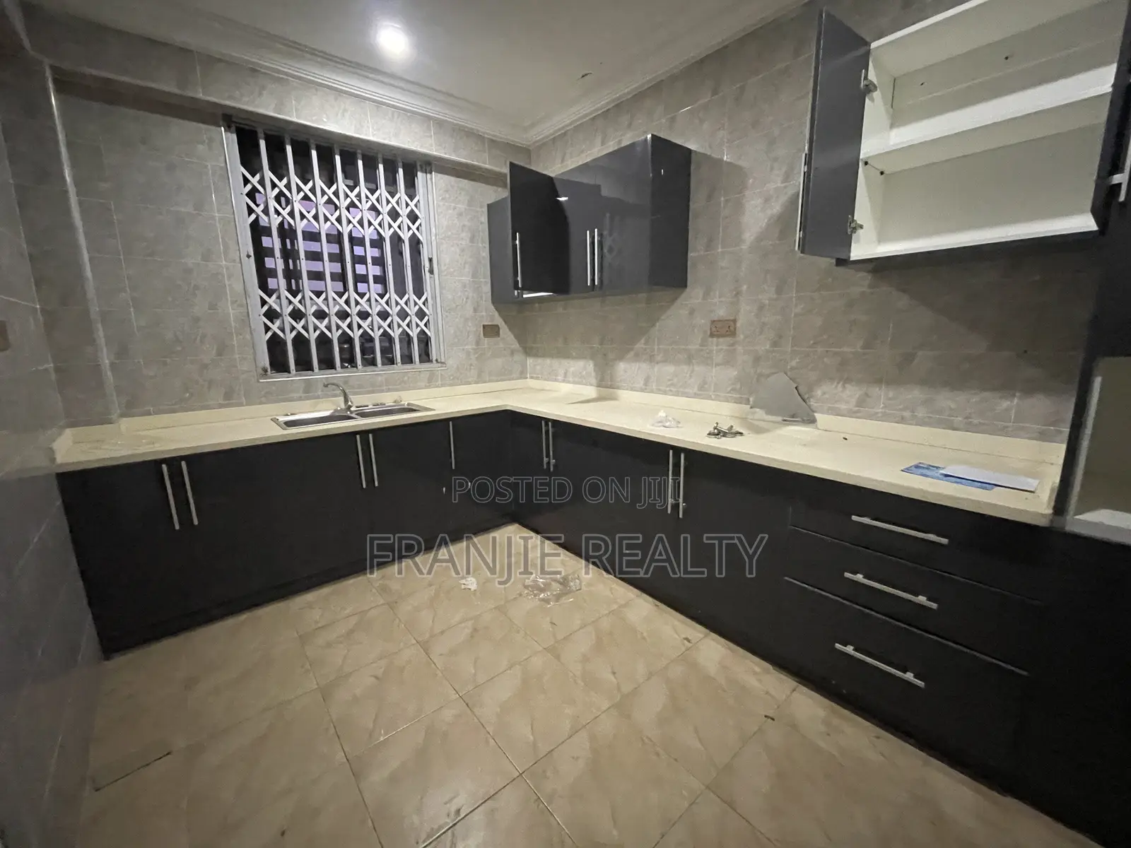 2bdrm Apartment in Franjie Realty, Lapaz for rent