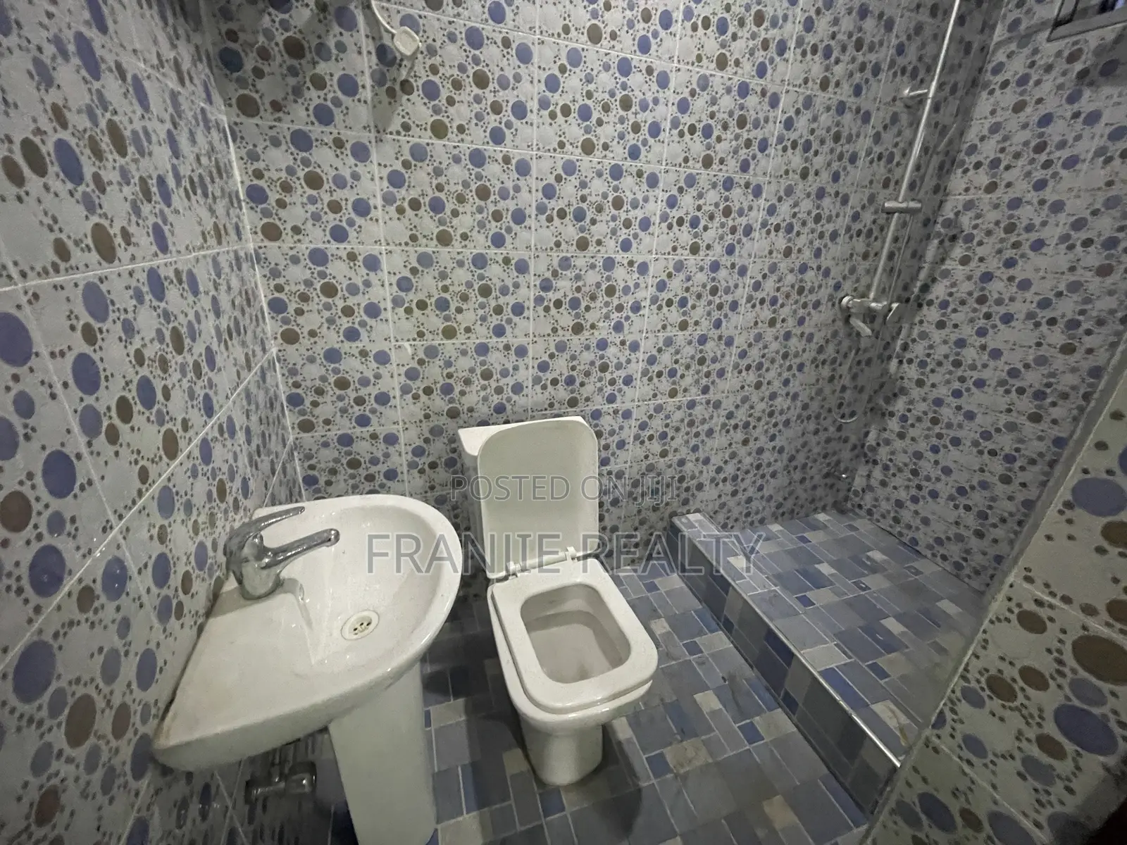 2bdrm Apartment in Franjie Realty, Lapaz for rent