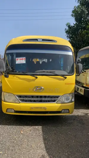 Hyundai County 2012 Yellow