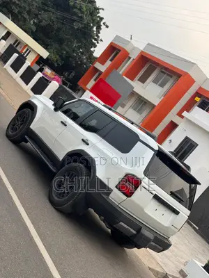 Toyota Land Cruiser Prado 2.7 2024 White