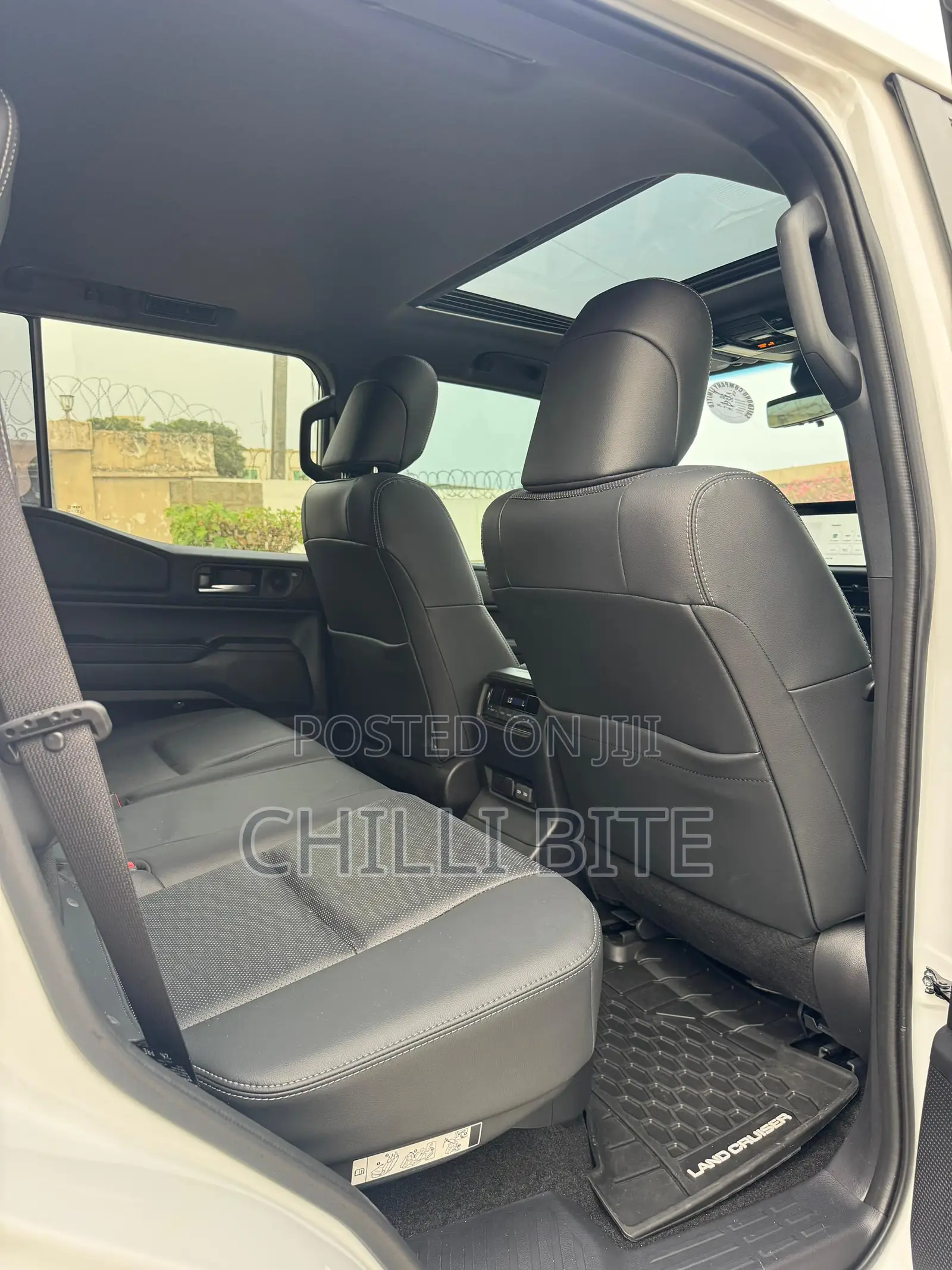 Toyota Land Cruiser Prado 2.7 2024 White