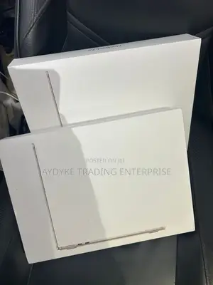 New Laptop Apple MacBook Air 16GB Apple M4 SSD 256GB
