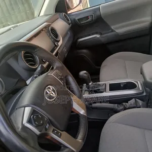 Toyota Tacoma 2021 Silver