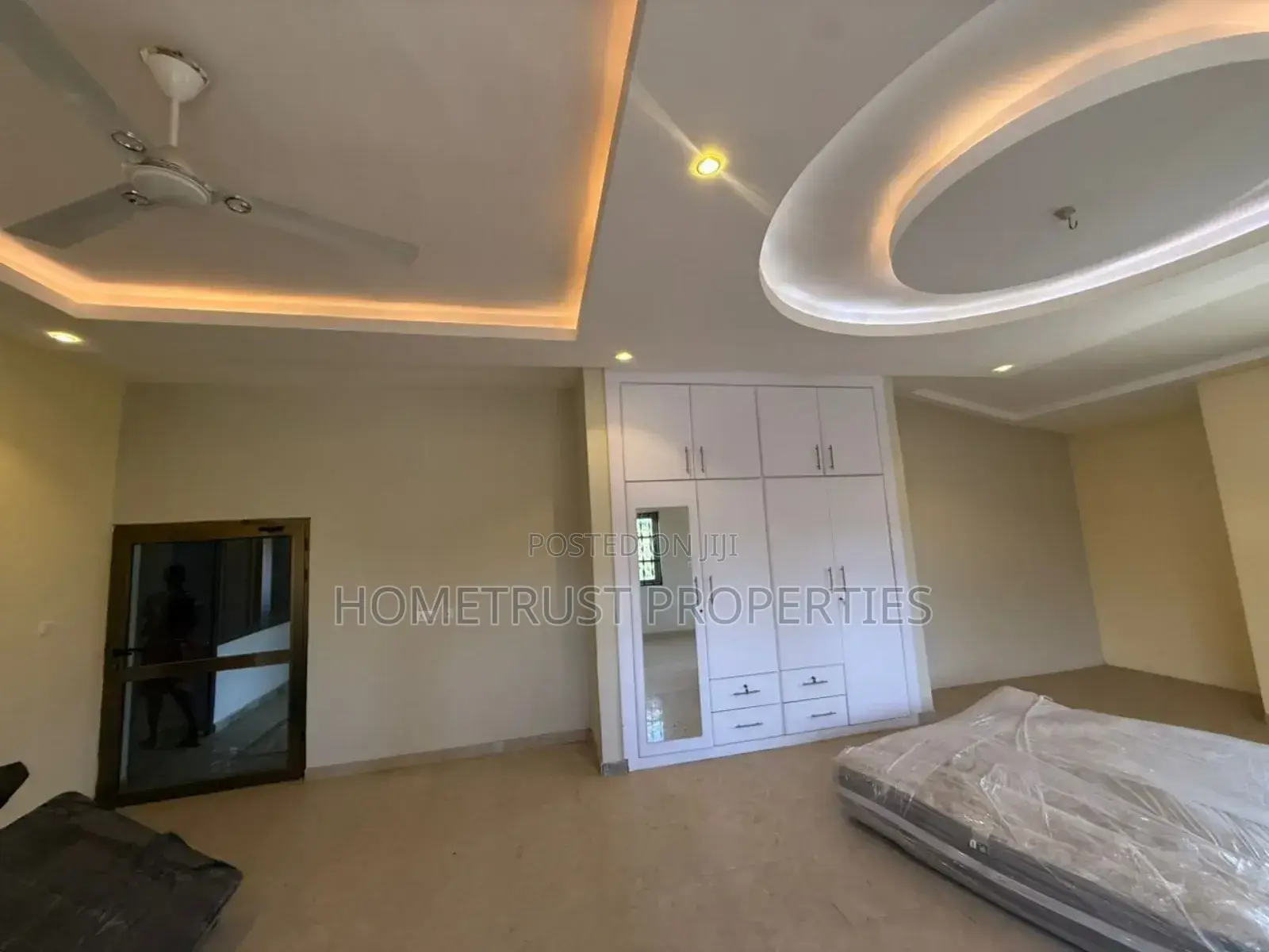5bdrm House in Weija Scc Area for sale