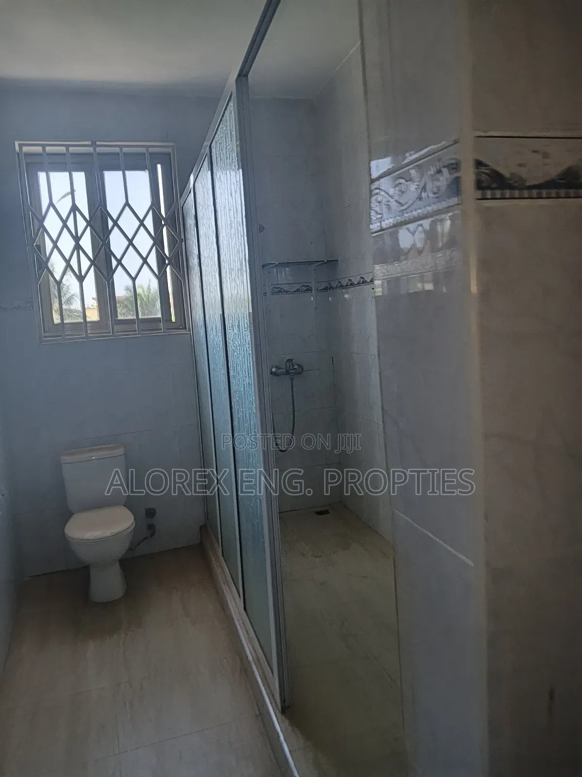 3bdrm Apartment in Housing Down for rent
