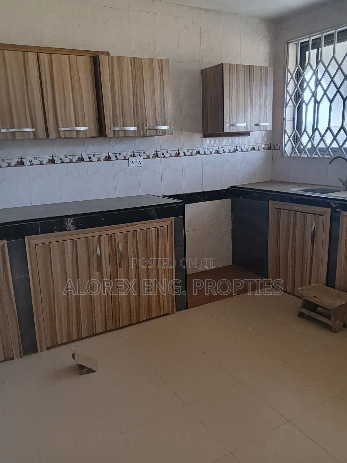3bdrm Apartment in Housing Down for rent