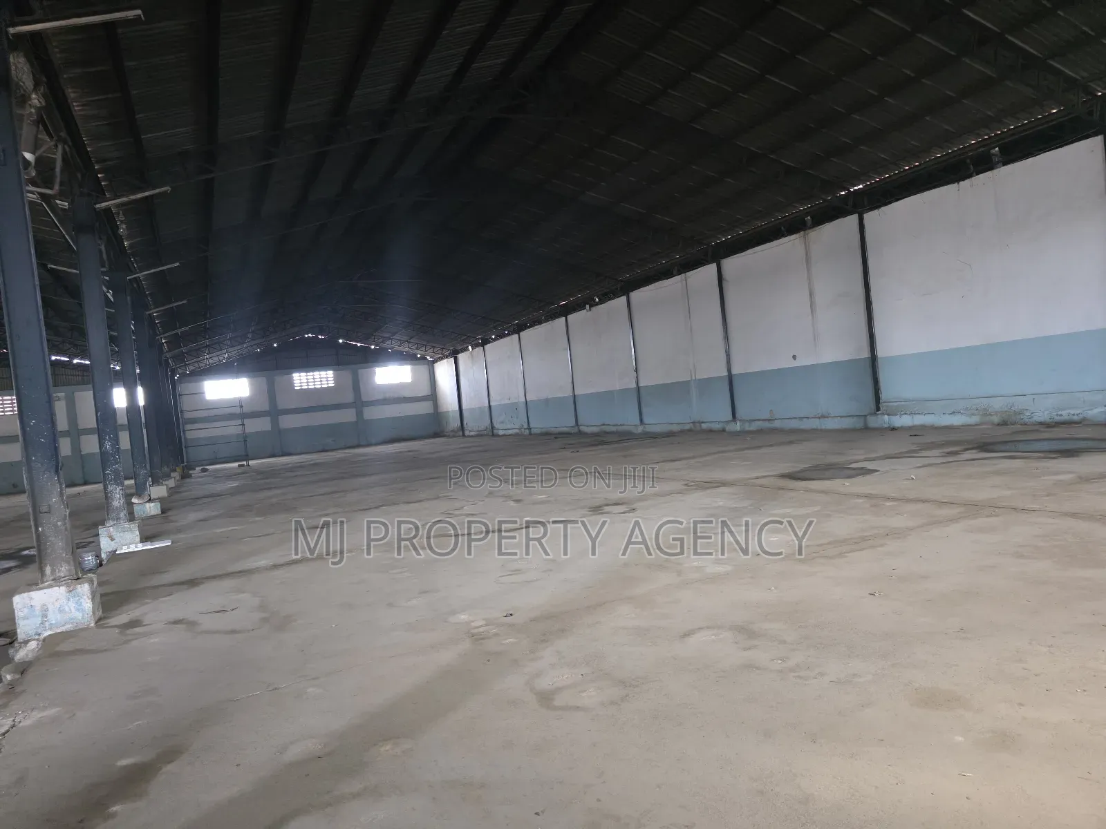 2200 SQM Warehouse at Community 1