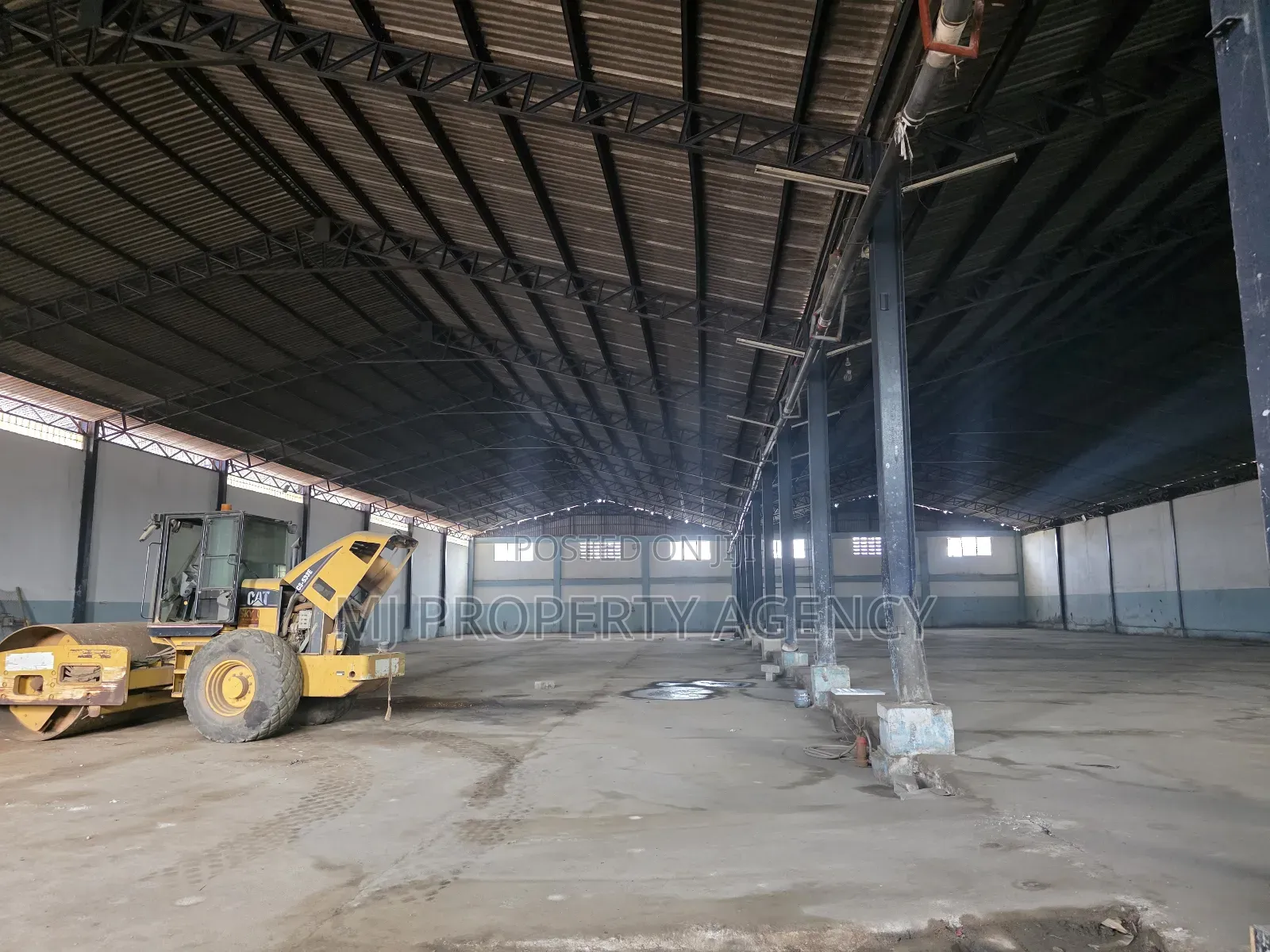 2200 SQM Warehouse at Community 1