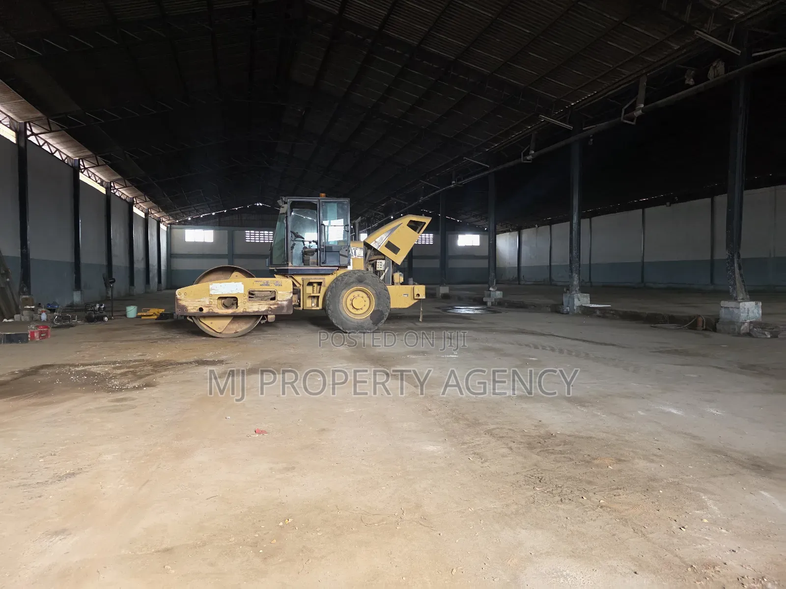 2200 SQM Warehouse at Community 1