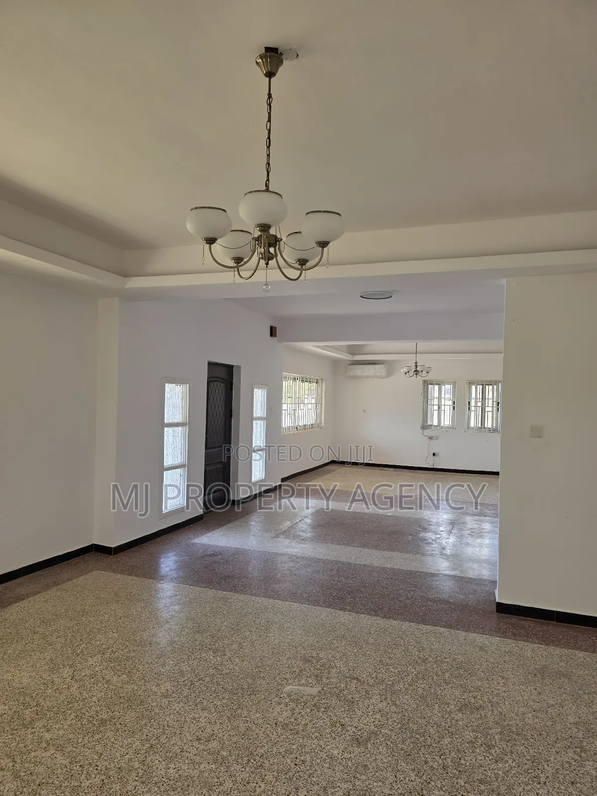 6bdrm House in Community 3, Sakumono for rent