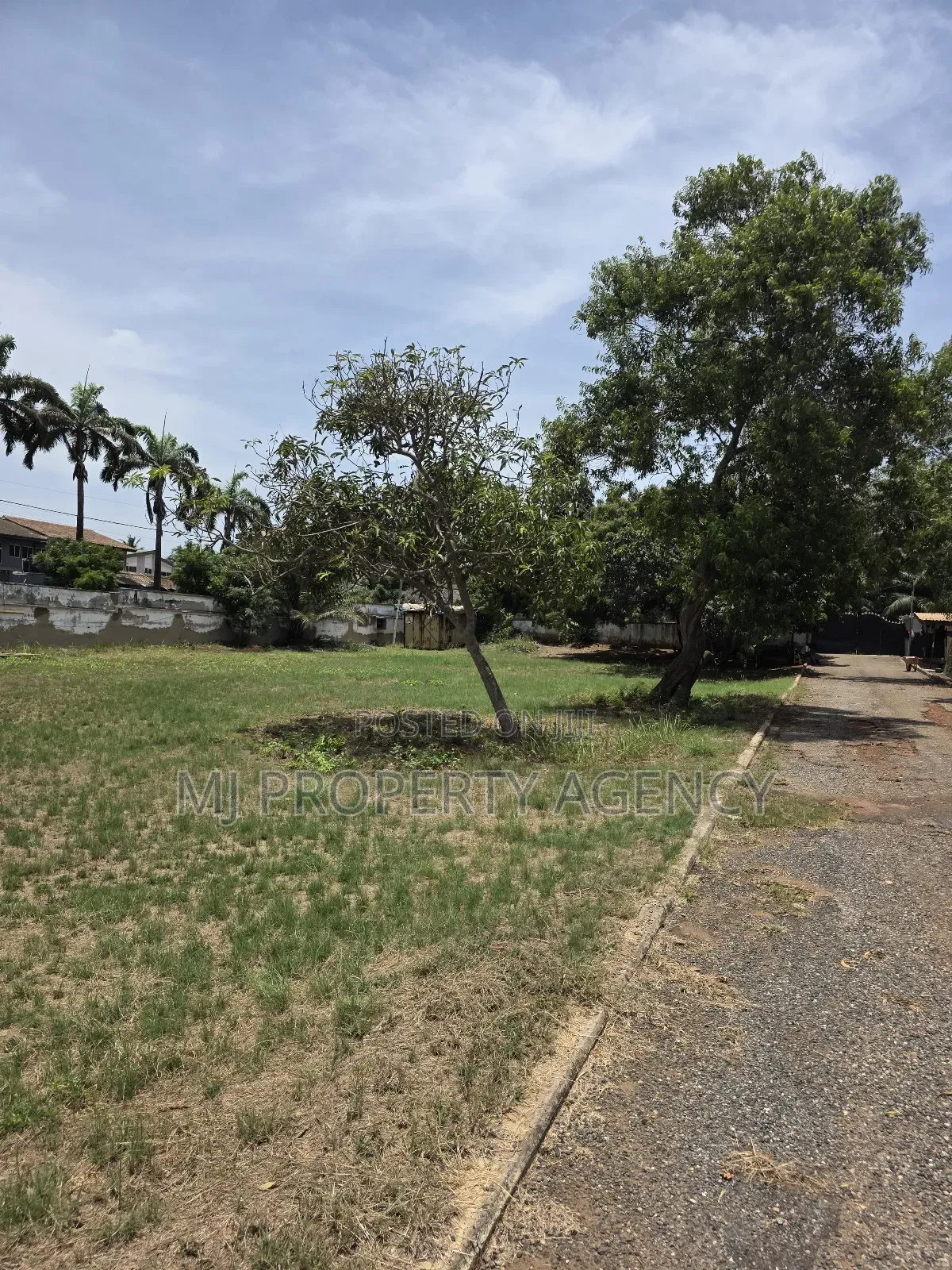 6bdrm House in Community 3, Sakumono for rent