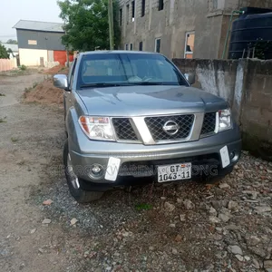 Nissan Navara 3.0 Automatic 2011 Silver