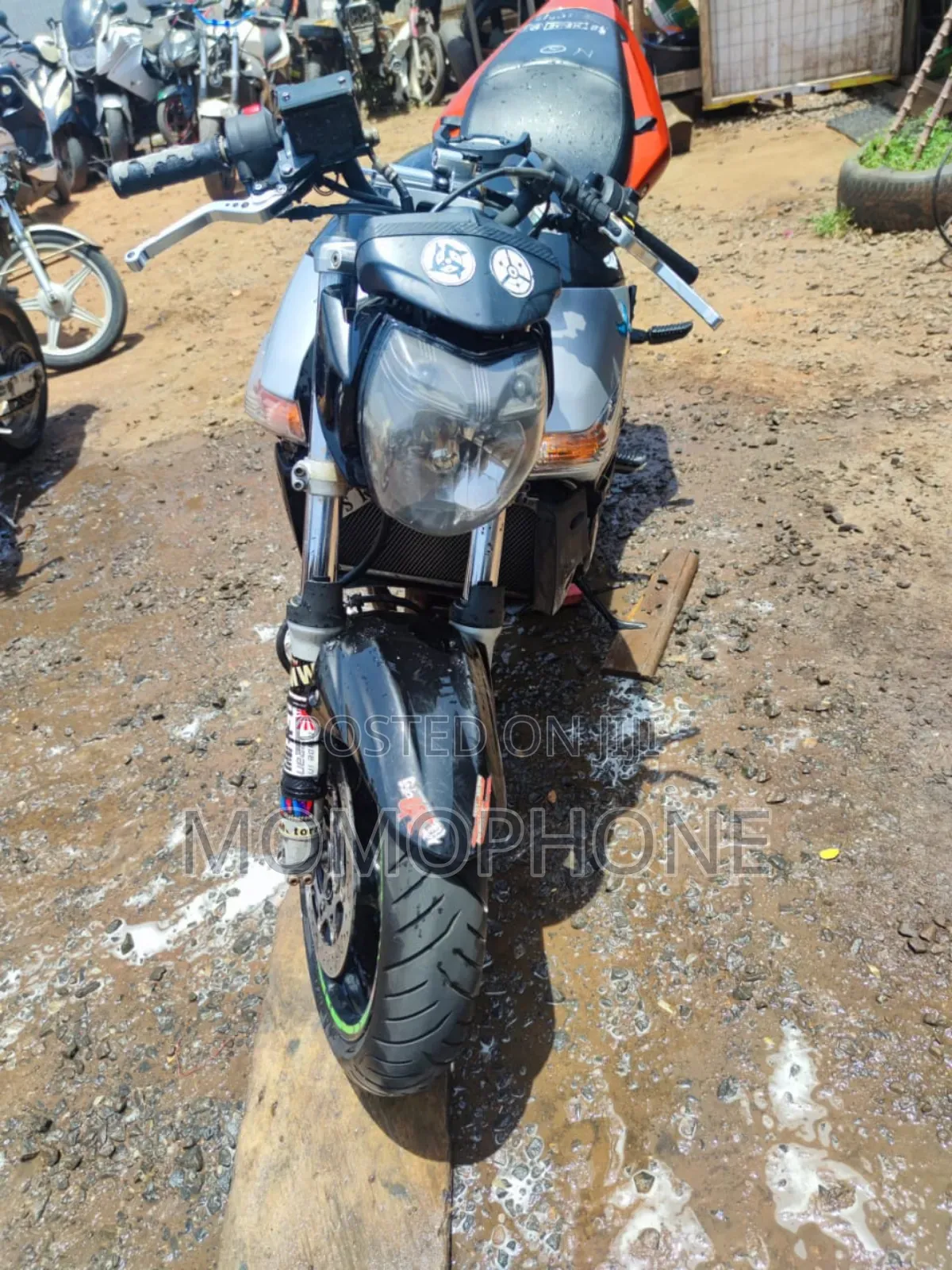 Suzuki GSR 2007