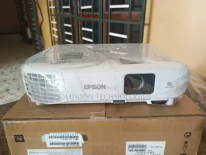 Epson Eb E12 Projector