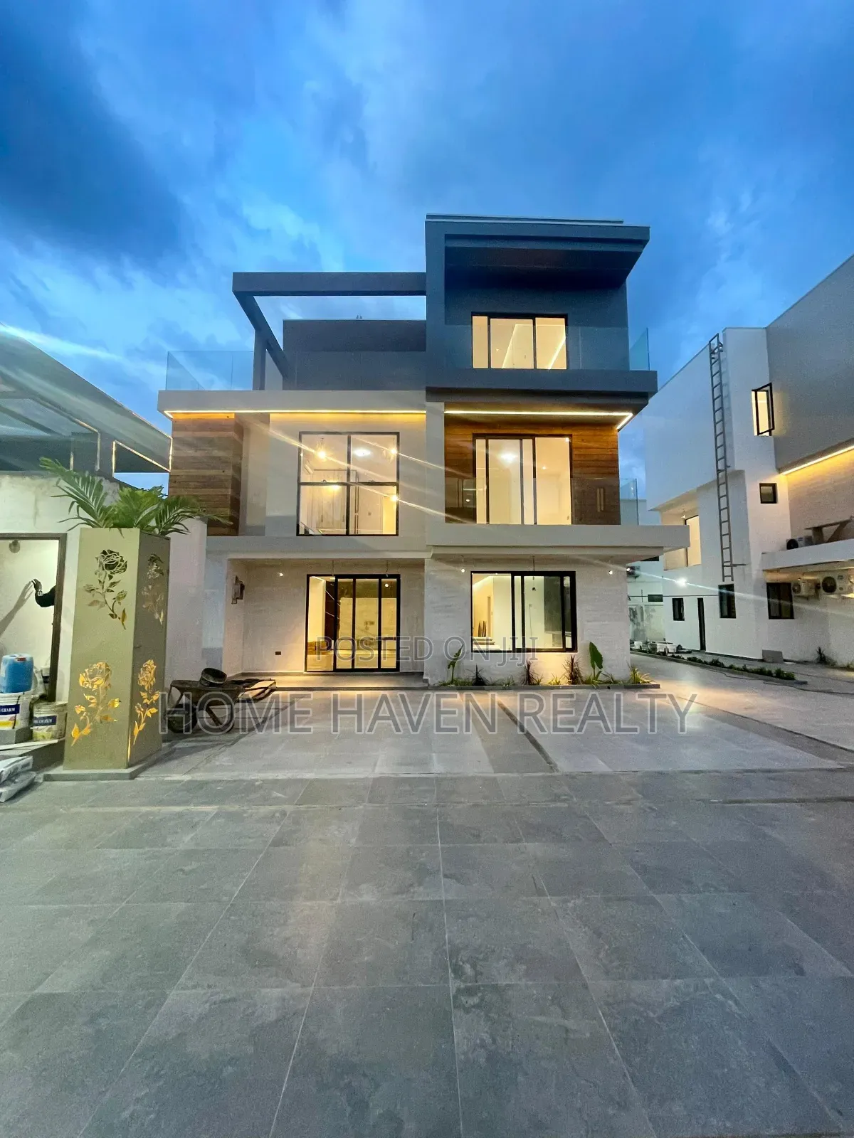 5bdrm House in East Legon Hills, Police Station for sale