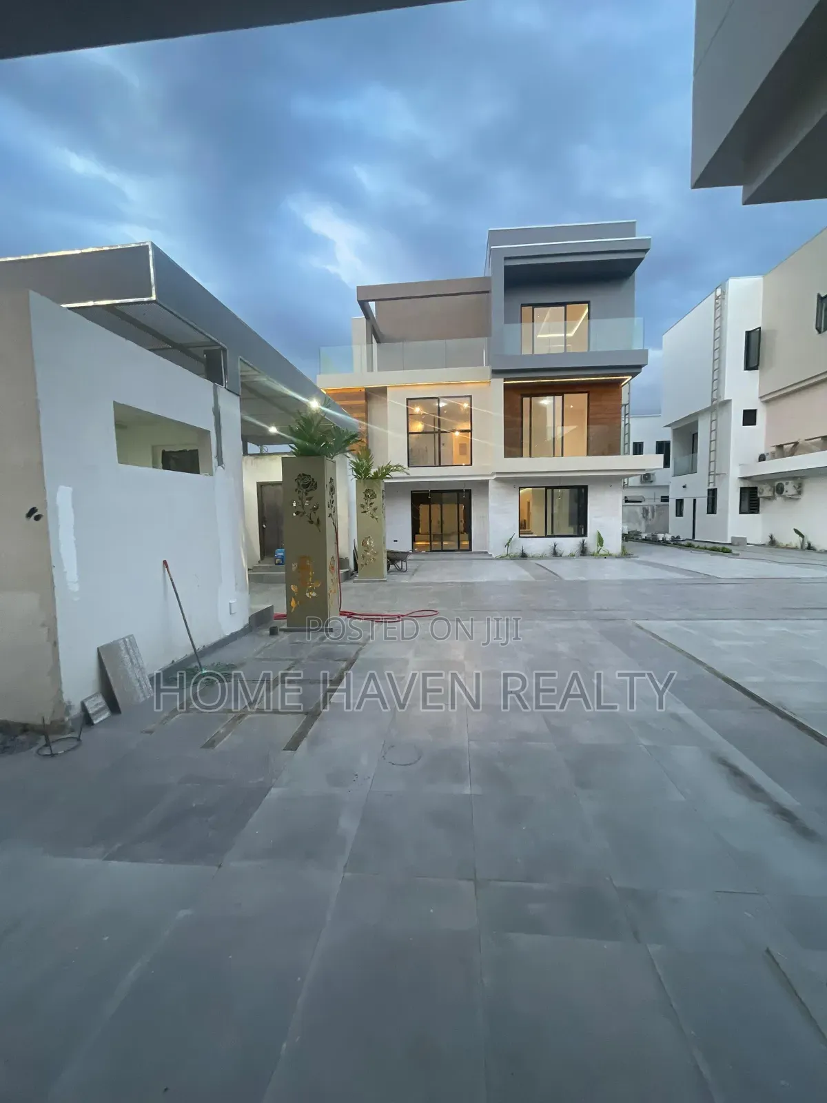 5bdrm House in East Legon Hills, Police Station for sale