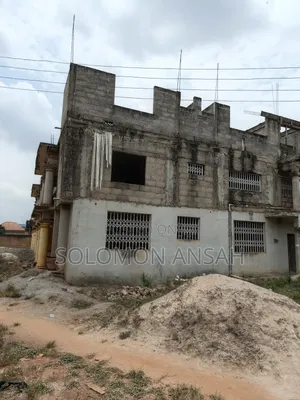 18bdrm Block of Flats in Free Will Agency, Kumasi Metropolitan for sale
