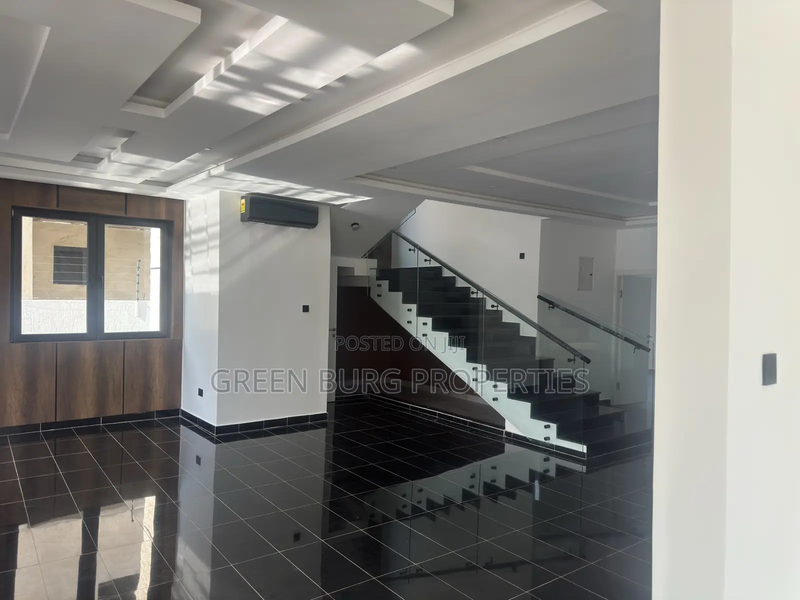 6bdrm House in East Legon for sale