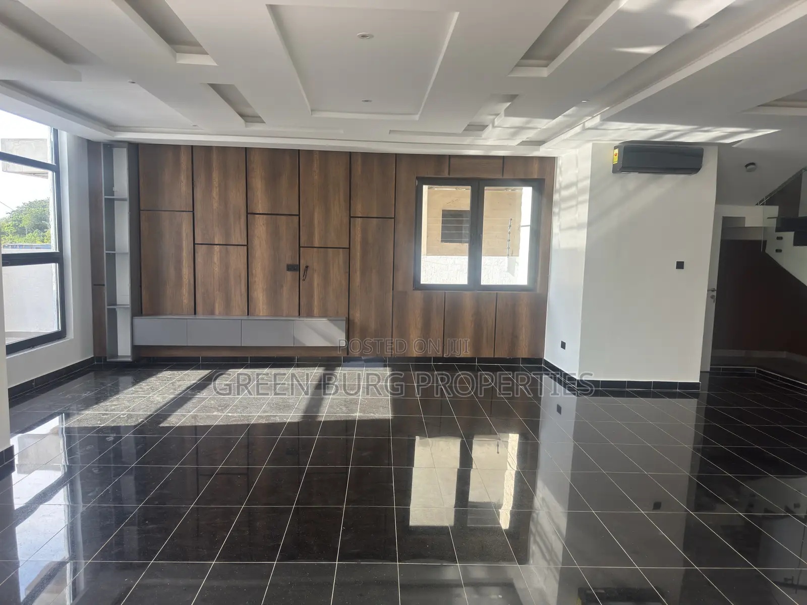 6bdrm House in East Legon for sale