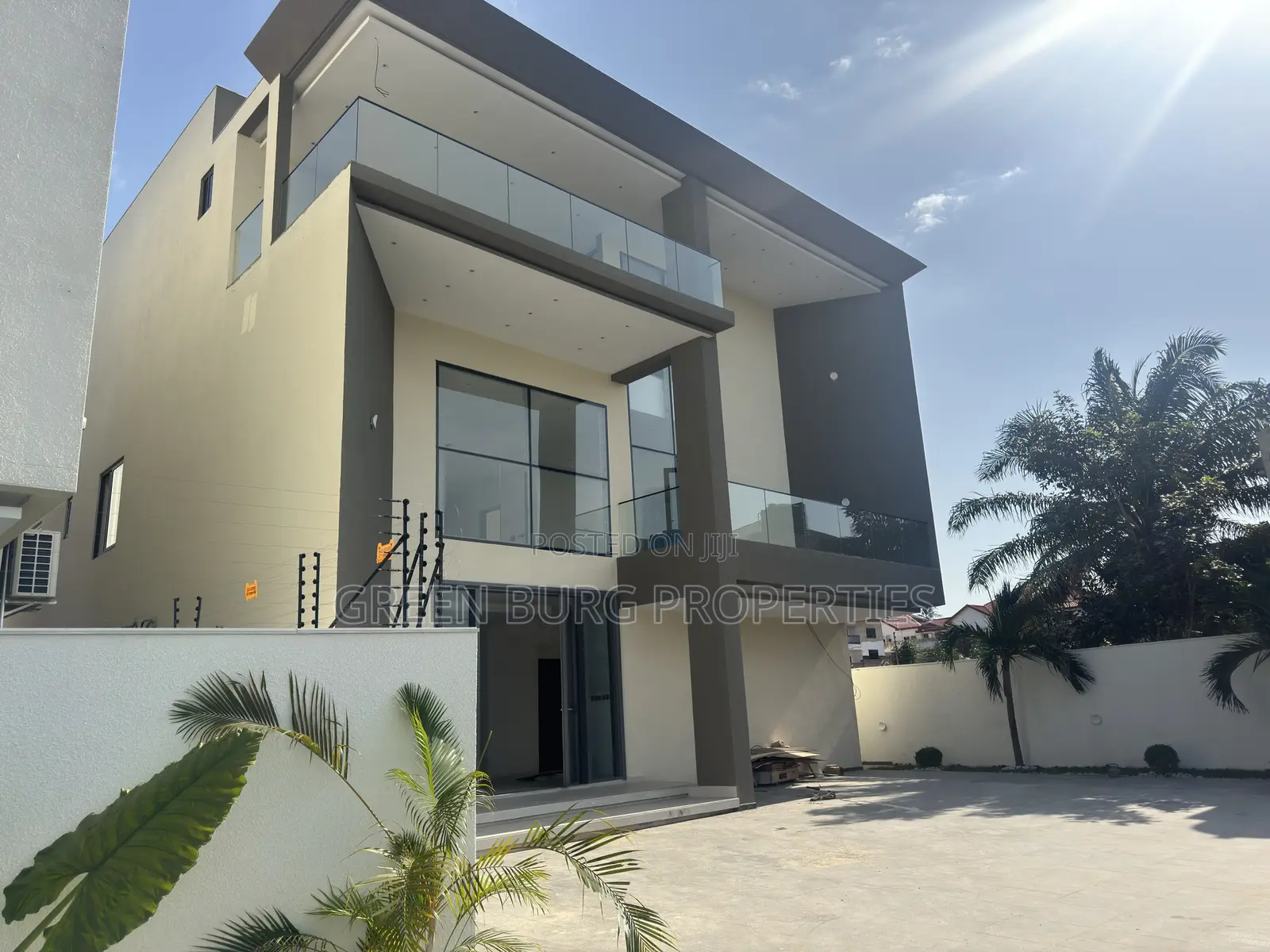6bdrm House in East Legon for sale