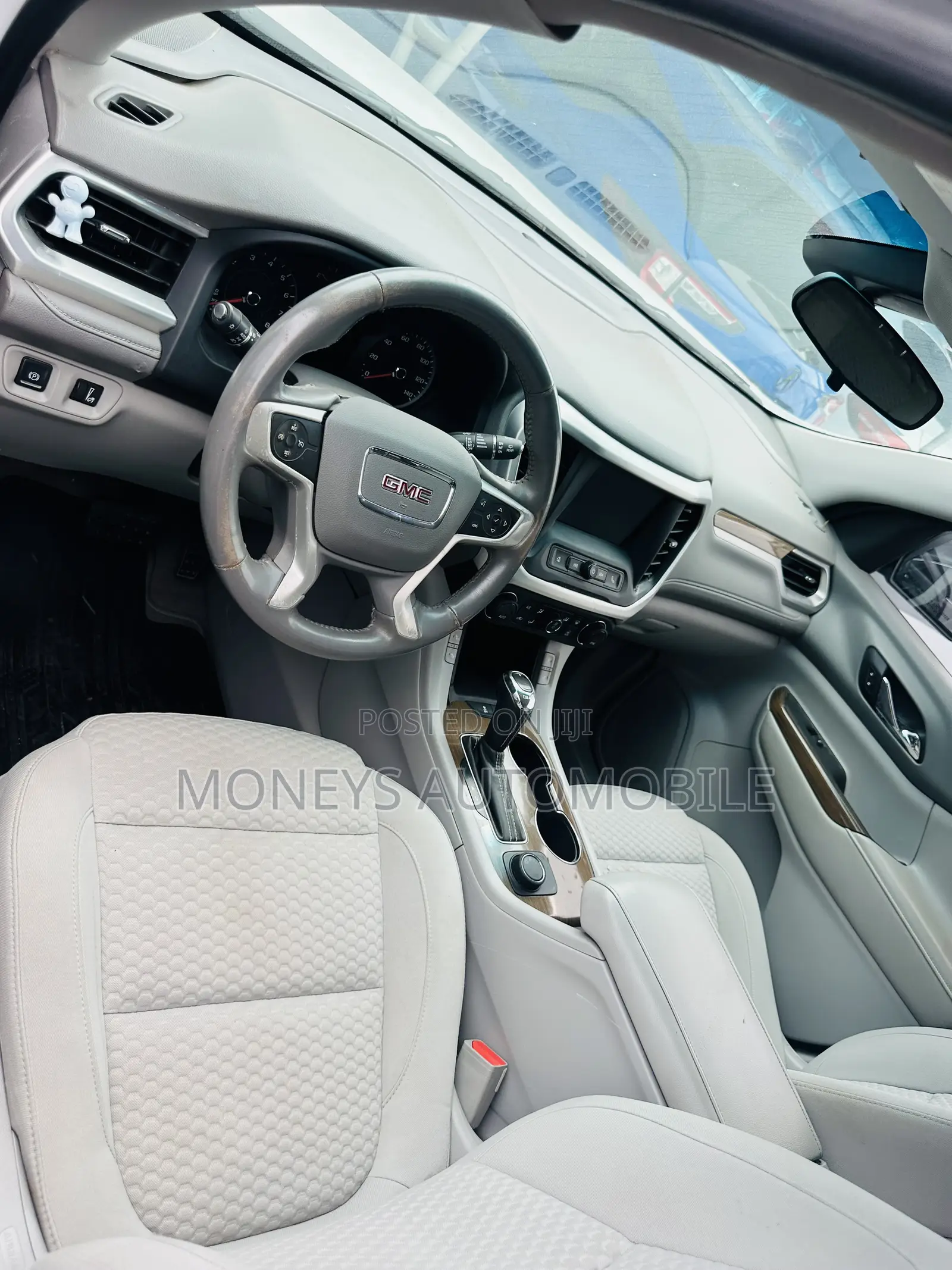 GMC Acadia 2018 White