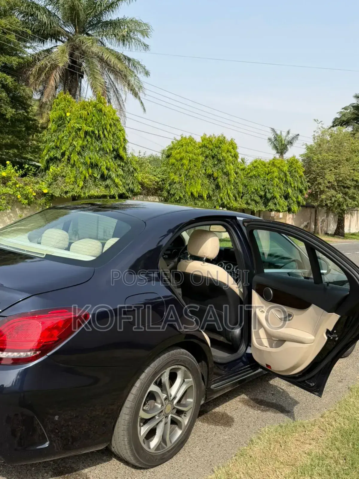 Mercedes-Benz C300 2018 Black