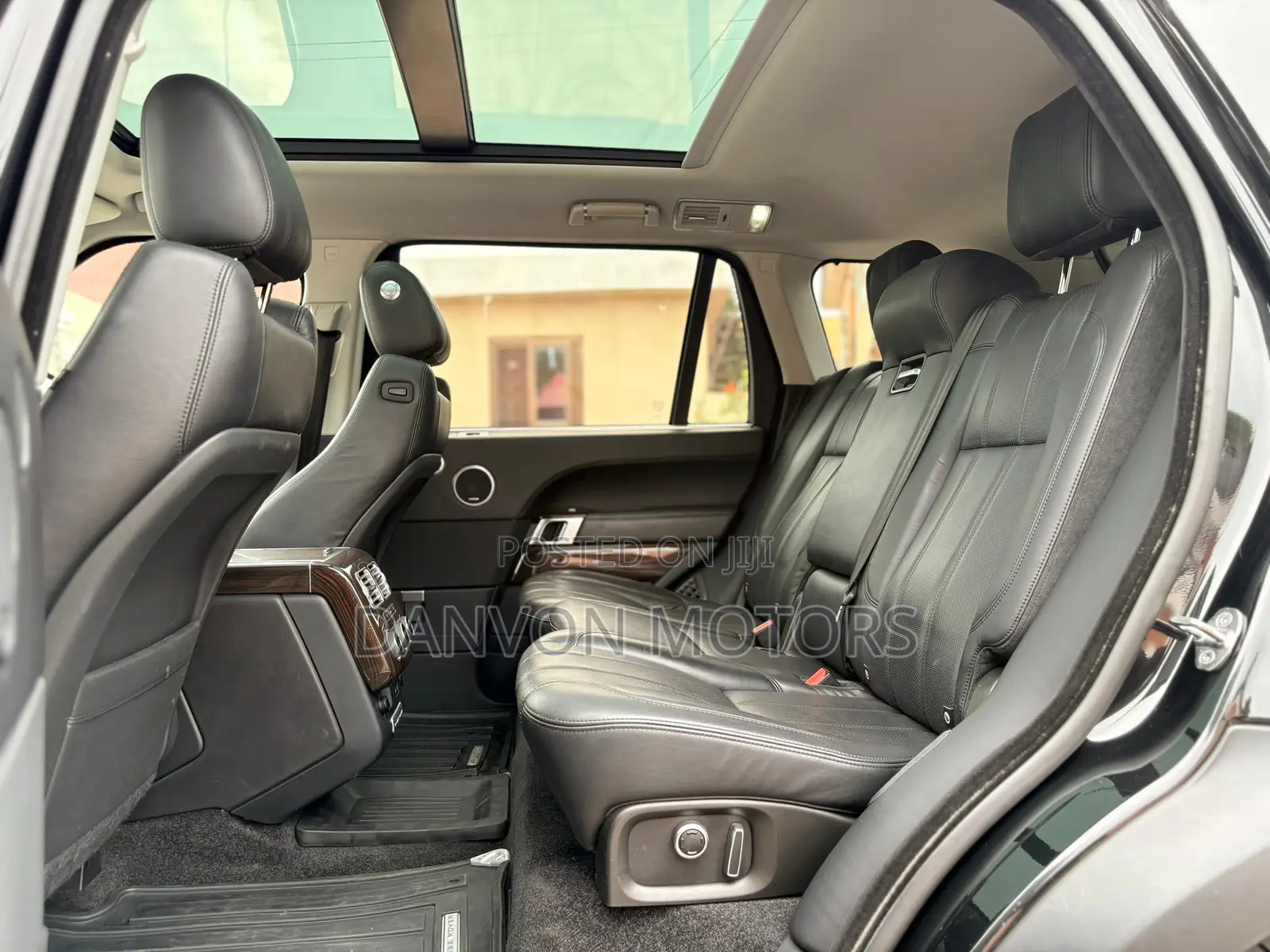 Land Rover Range Rover Vogue 2016 Black