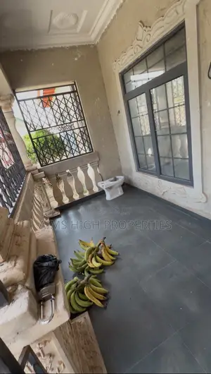 9bdrm House in Aims High Properties, Kumasi Metropolitan for sale