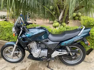 Honda CB 2002 Green