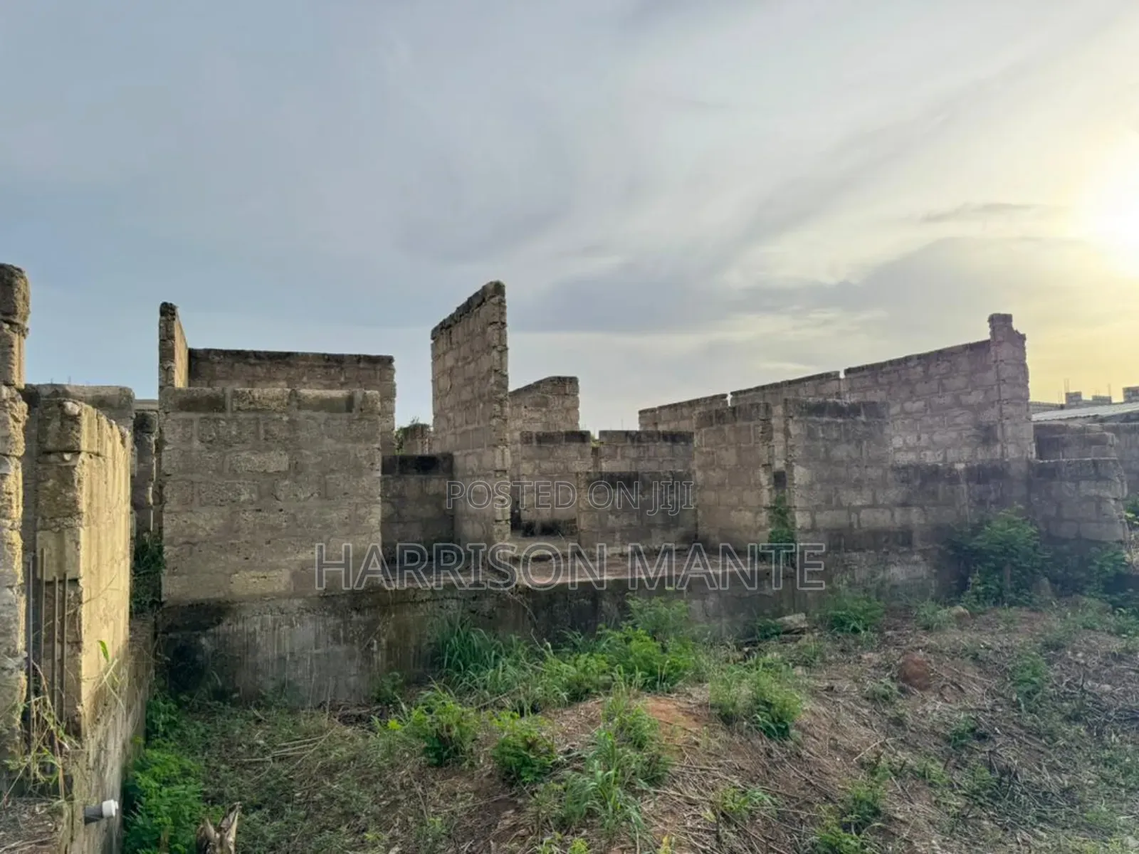 5bdrm Apartment in Amasaman for sale