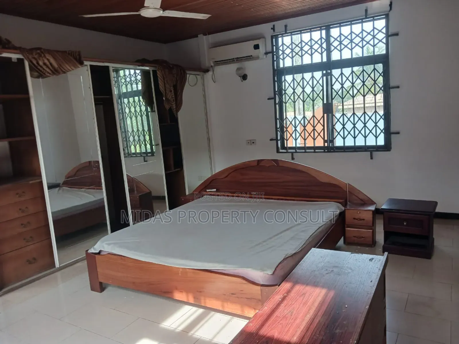 5bdrm House in Tema Maritime, Sakumono for sale