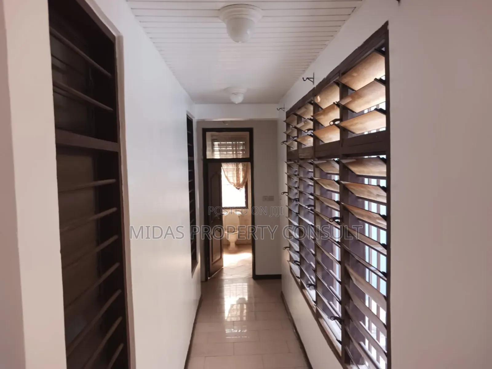 5bdrm House in Tema Maritime, Sakumono for sale