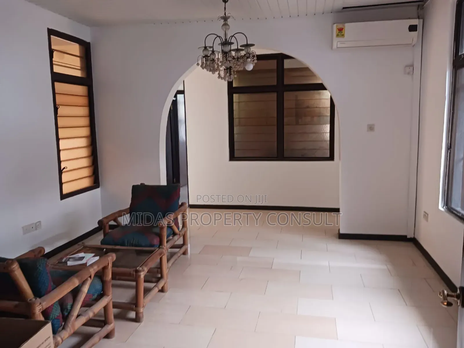 5bdrm House in Tema Maritime, Sakumono for sale
