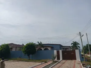 5bdrm House in Tema Maritime, Sakumono for sale