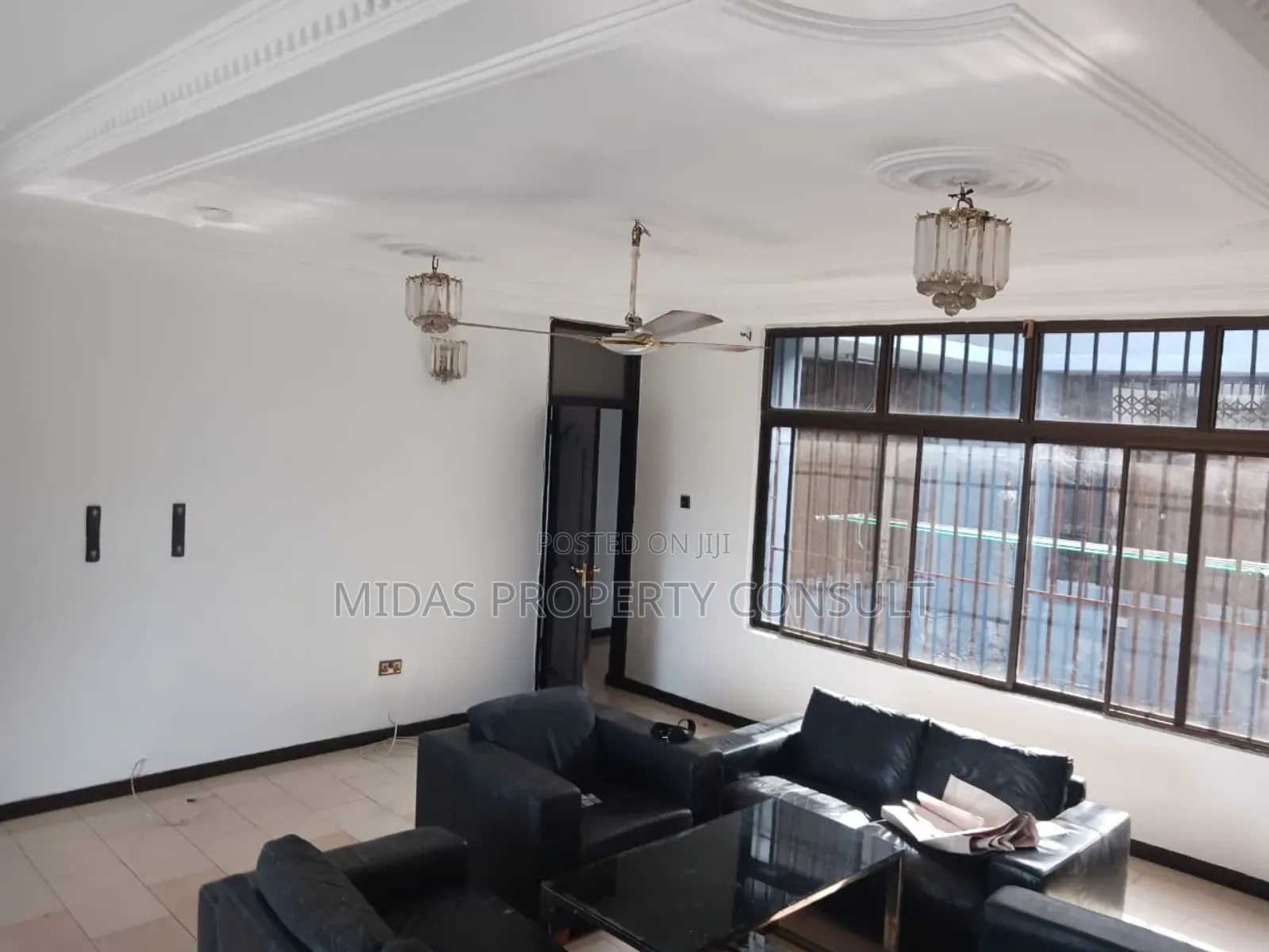 5bdrm House in Tema Maritime, Sakumono for sale
