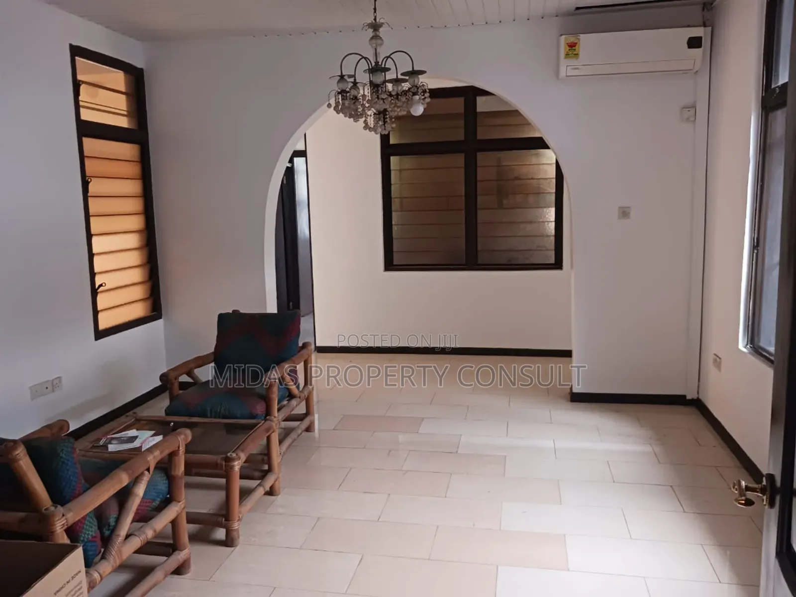 5bdrm House in Tema Maritime, Sakumono for sale