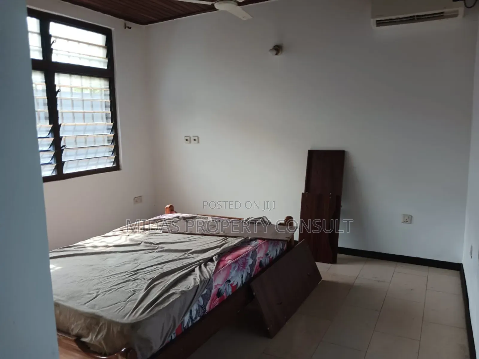 5bdrm House in Tema Maritime, Sakumono for sale